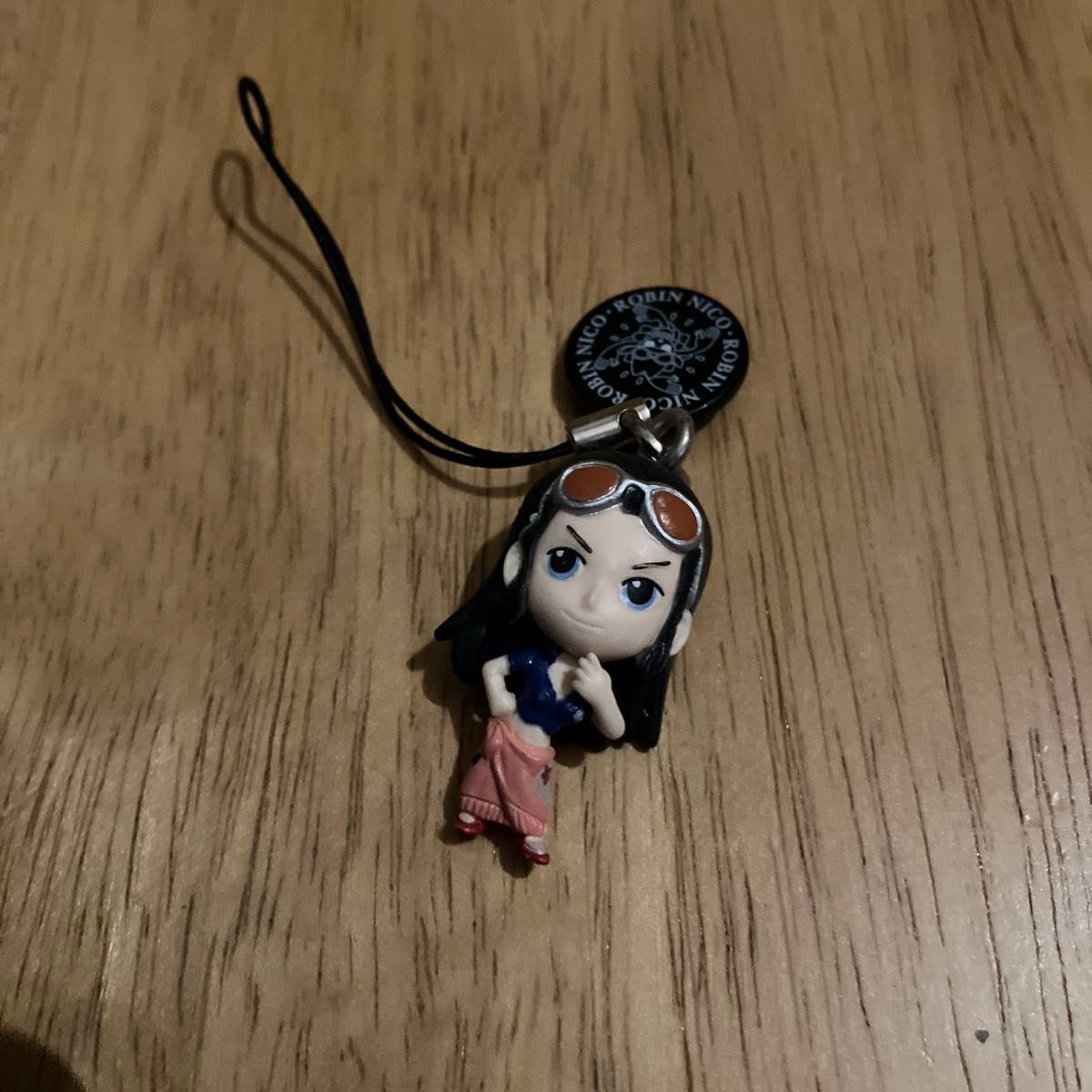 ワンピース ニコ・ロビン フィギュア ストラップ キーホルダー