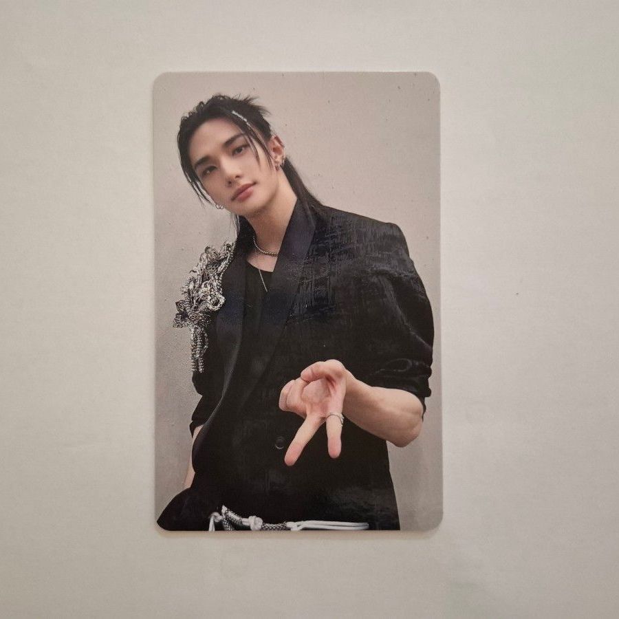 Hyunjin Lucky Draw Y Black Outfit