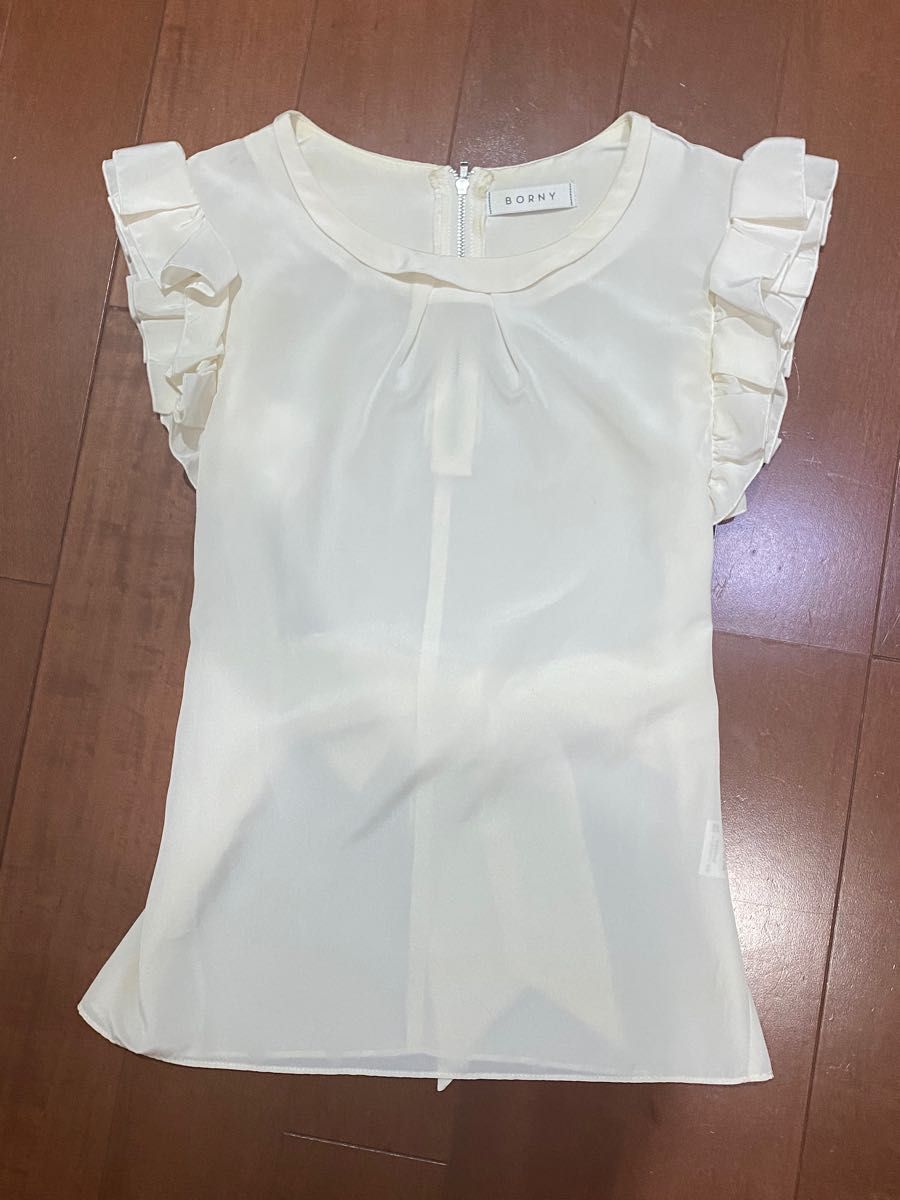 BORNY Sleeve Frill Blouse