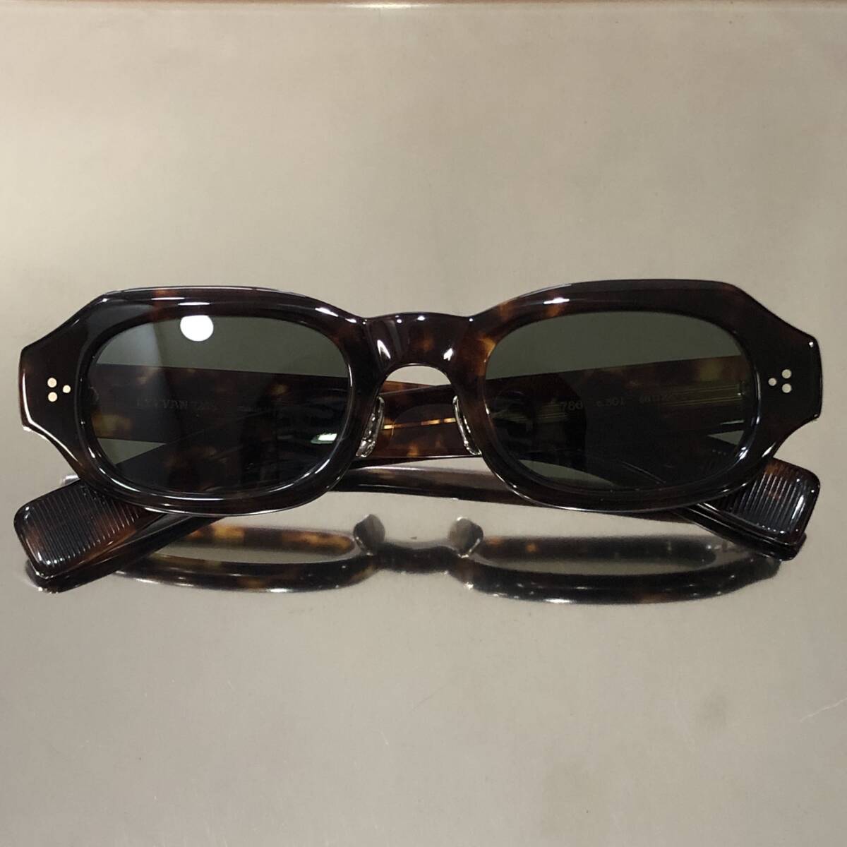 OneMall provides Yahoo Auction products: Rare EYEVAN7285